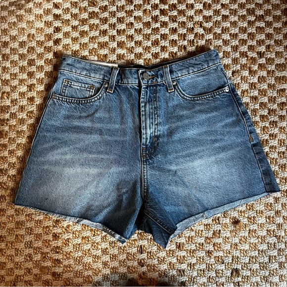 BDG A-Line Cutoff Denim Short, Size 28 - Picture 2 of 7